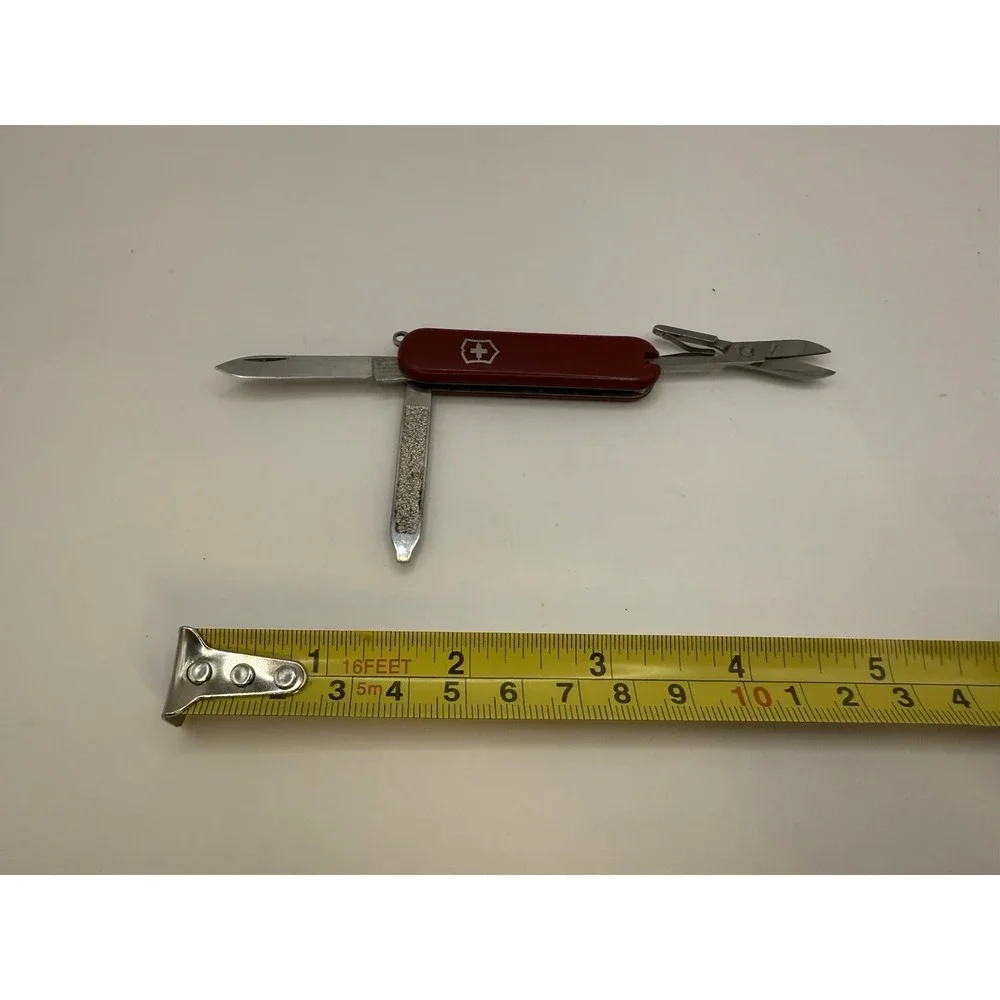 Victorinox Swiss Army Knife Red – Classic SD – Made in Switzerland – Used
